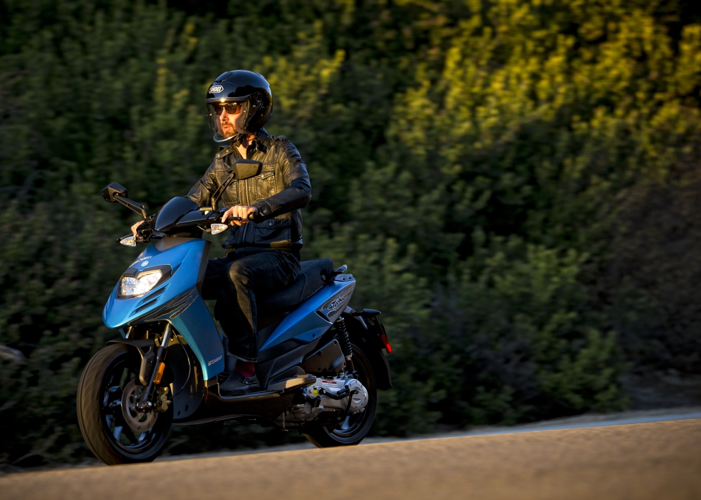 Фото скутера Piaggio Typhoon 50